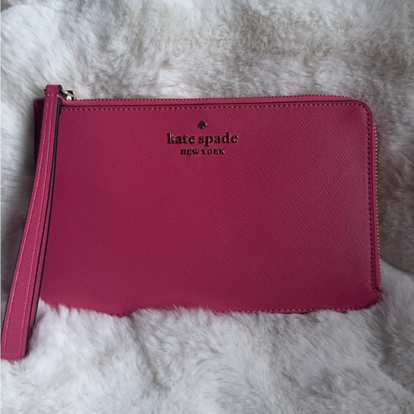 Kate Spade Wristlet - Picture 1 of 4
